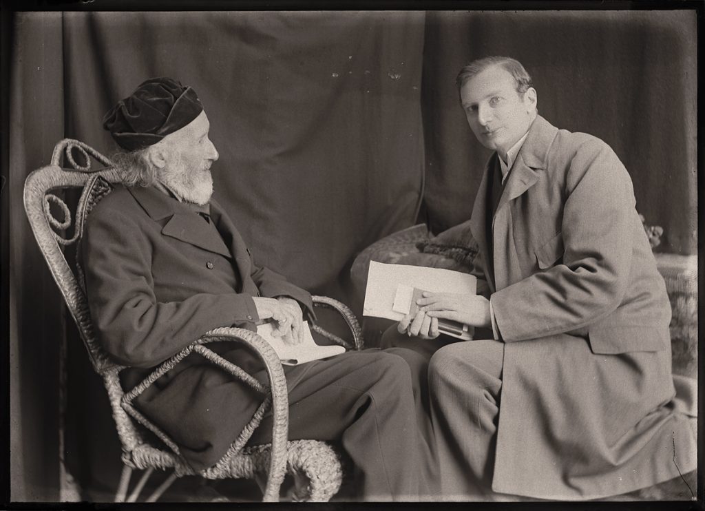 Sarah Angelina Acland, “Sir Henry Acland & Mr. M. W. Haffkine” 
(digital positive from half-plate negative, 1899) Bodleian Library, Minn Collection Negative 202/9